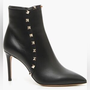 NIB $1245 Valentino Garavani Rockstud Pointy Toe Leather Bootie - 6US / 36EU!